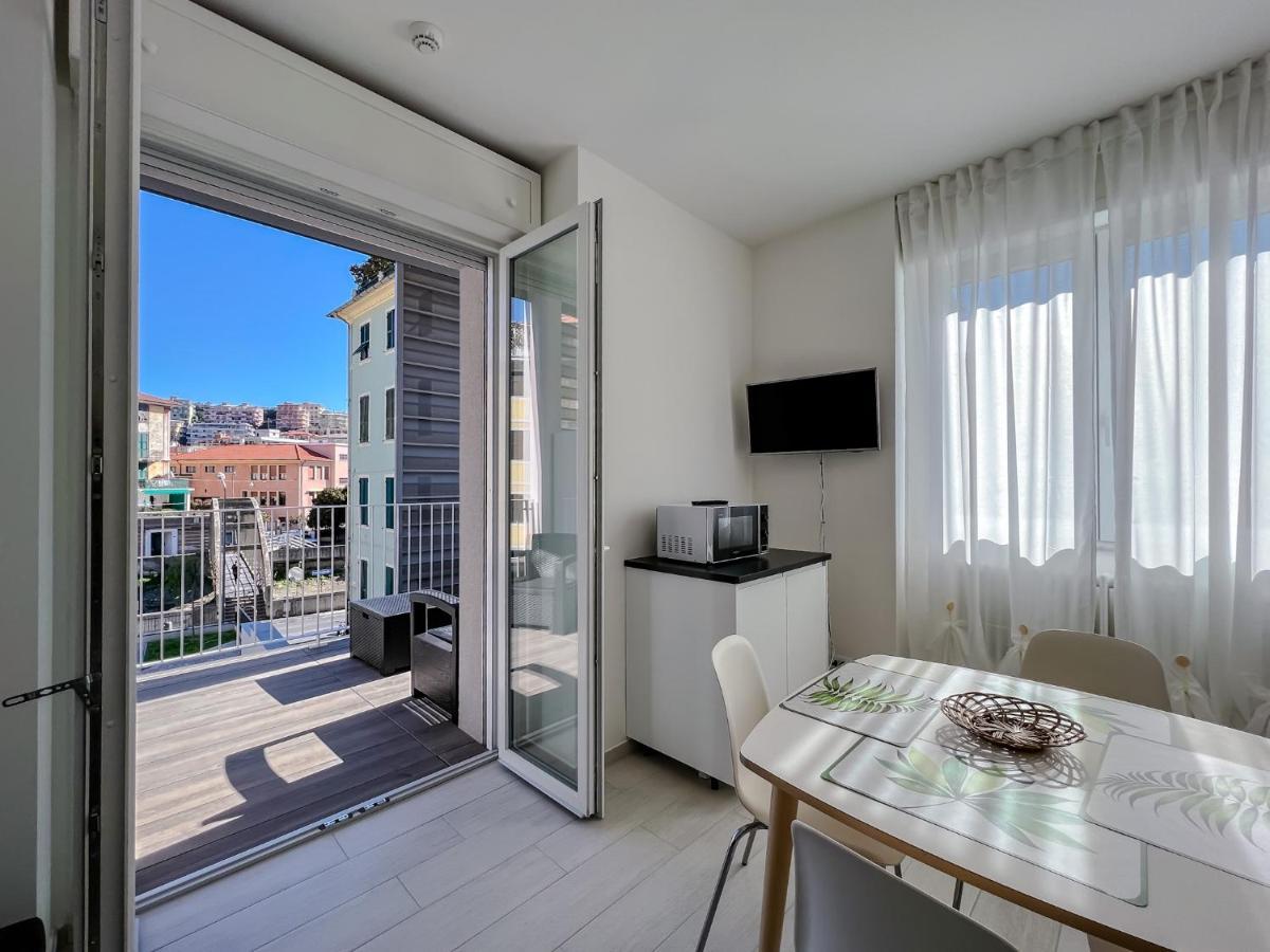 Apartamento Nuovo Bilocale In Centro Con Terrazzo E Posto Auto Varazze Exterior foto