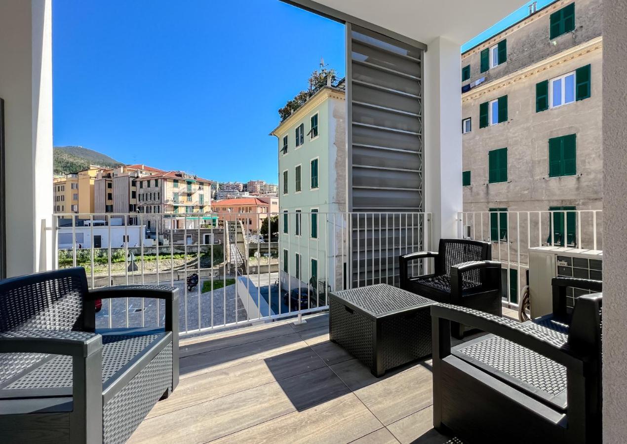 Apartamento Nuovo Bilocale In Centro Con Terrazzo E Posto Auto Varazze Exterior foto