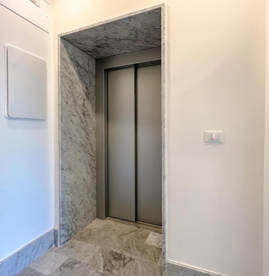 Apartamento Nuovo Bilocale In Centro Con Terrazzo E Posto Auto Varazze Exterior foto